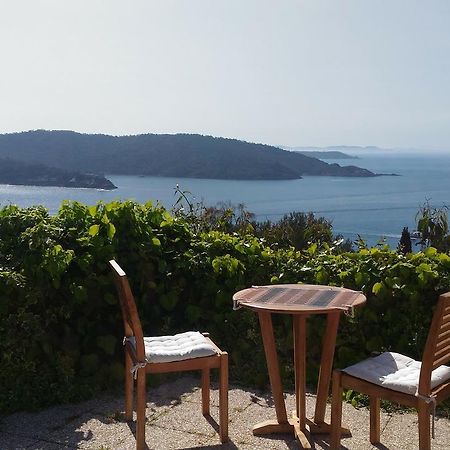 La Coccinelle Aparthotel Île du Levant Екстериор снимка