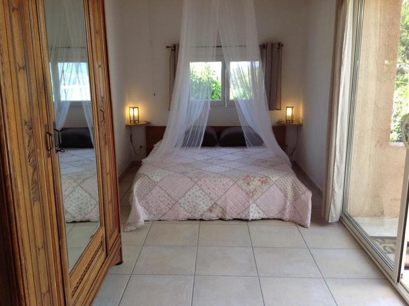 La Coccinelle Aparthotel Île du Levant Екстериор снимка