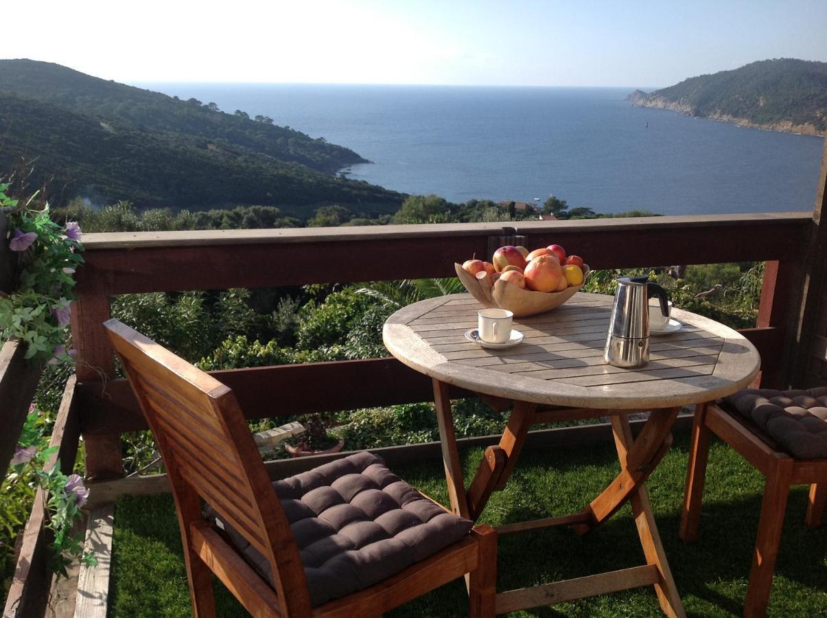 La Coccinelle Aparthotel Île du Levant Екстериор снимка