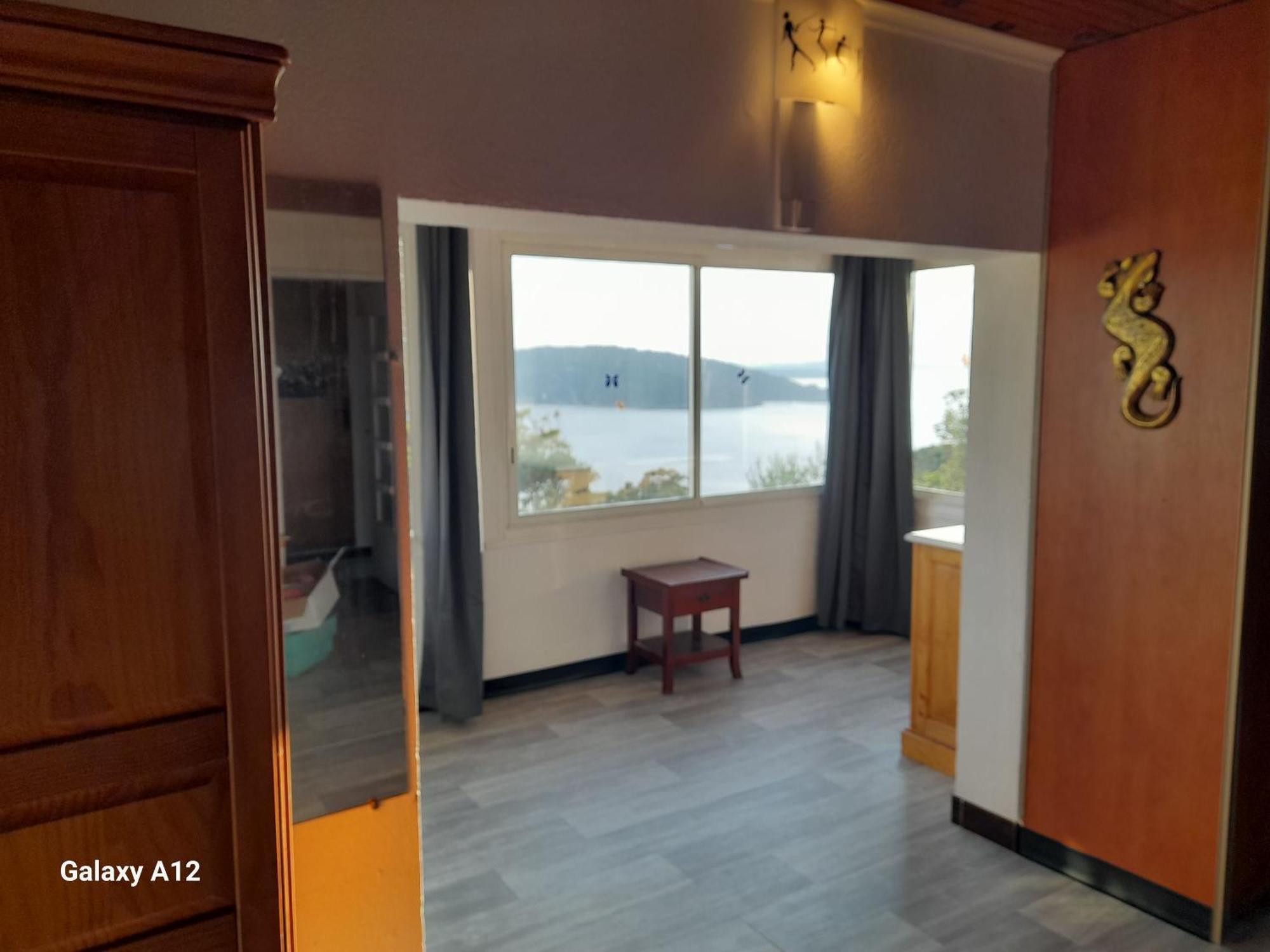 La Coccinelle Aparthotel Île du Levant Екстериор снимка