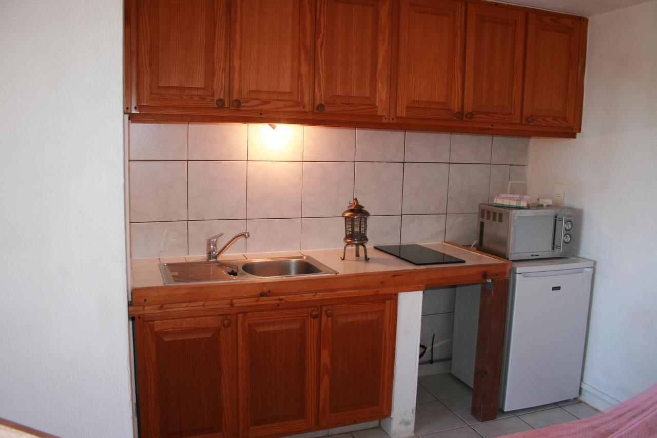 La Coccinelle Aparthotel Île du Levant Екстериор снимка