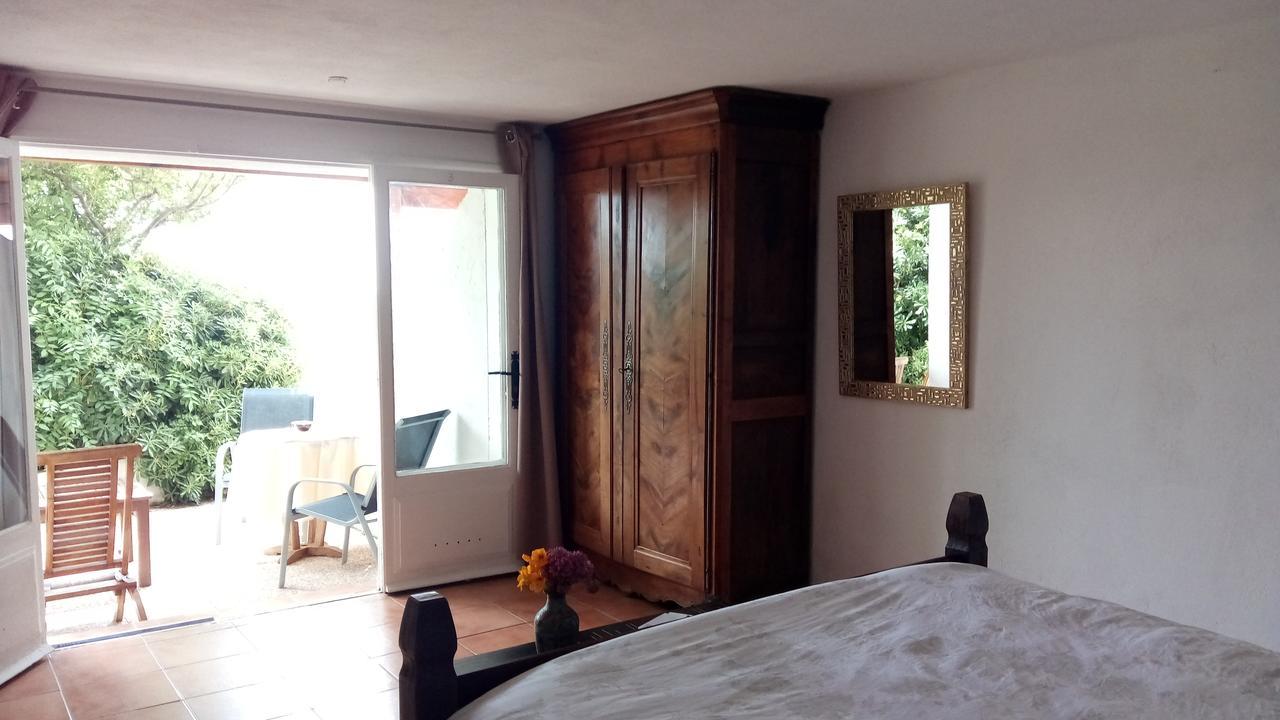 La Coccinelle Aparthotel Île du Levant Екстериор снимка