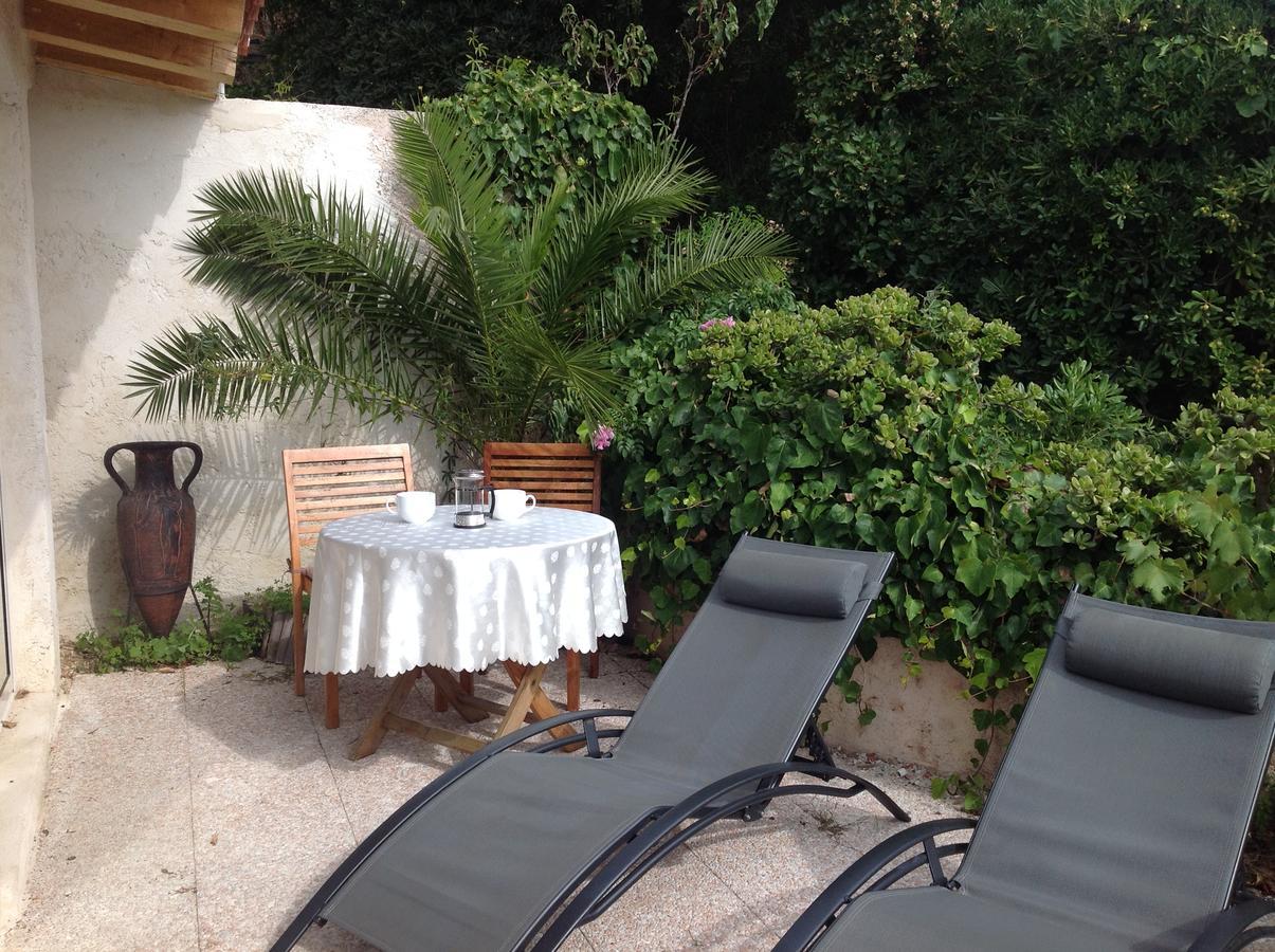 La Coccinelle Aparthotel Île du Levant Екстериор снимка