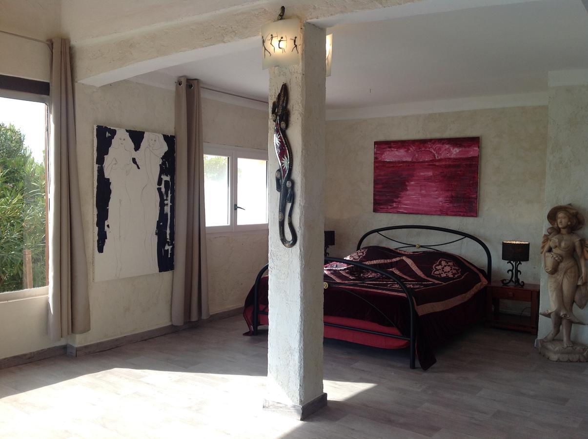 La Coccinelle Aparthotel Île du Levant Екстериор снимка